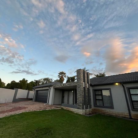 The Benjamin Accomodation Edenvale Exterior foto