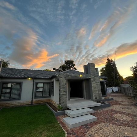 The Benjamin Accomodation Edenvale Exterior foto