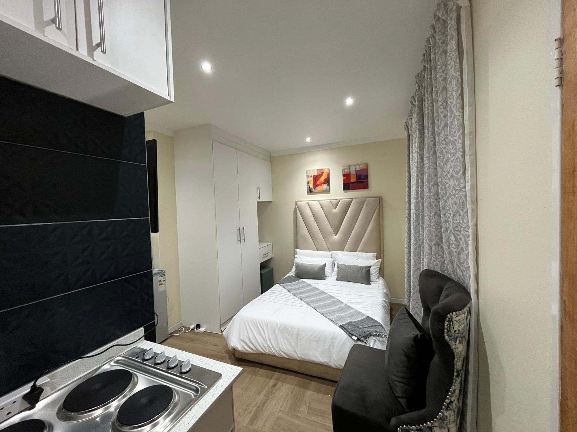 The Benjamin Accomodation Edenvale Exterior foto